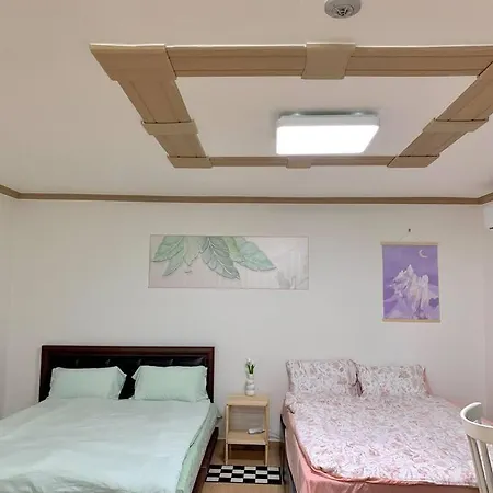 3 Min Walk From Sinnonhyun St